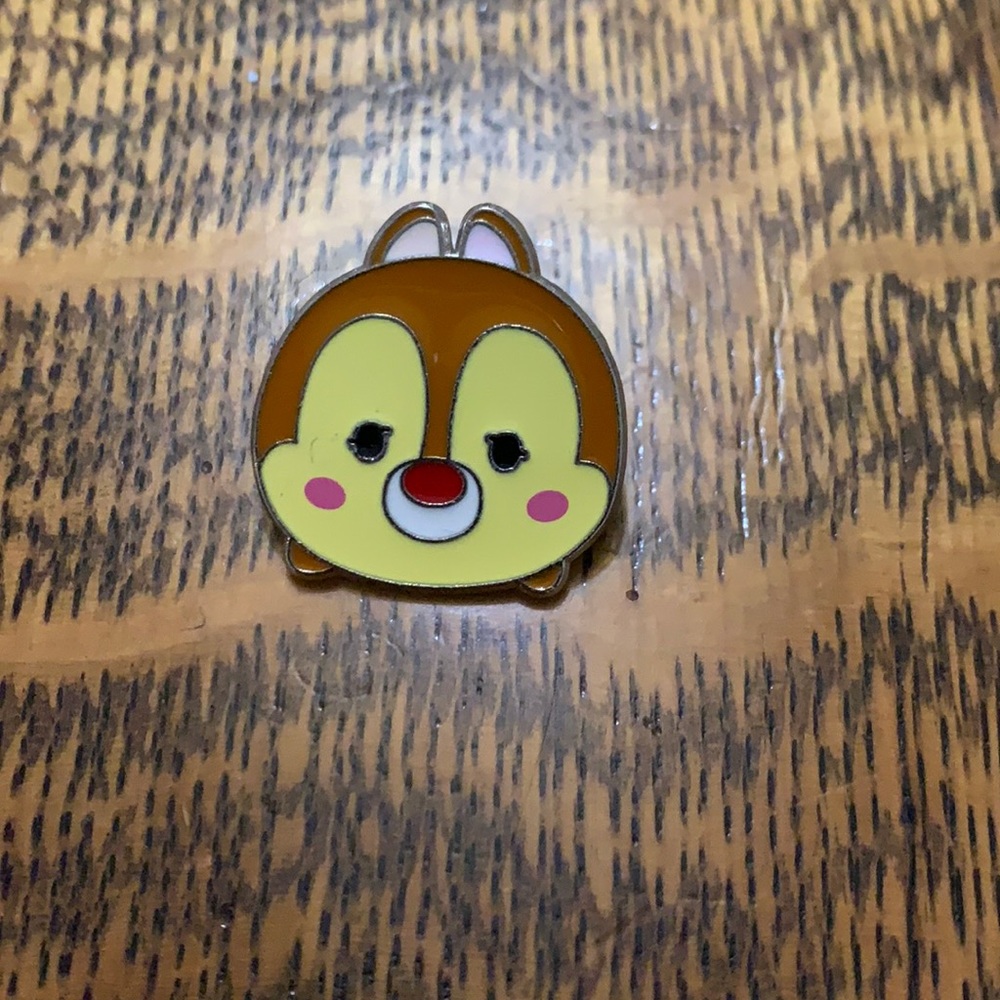 Tsum pin